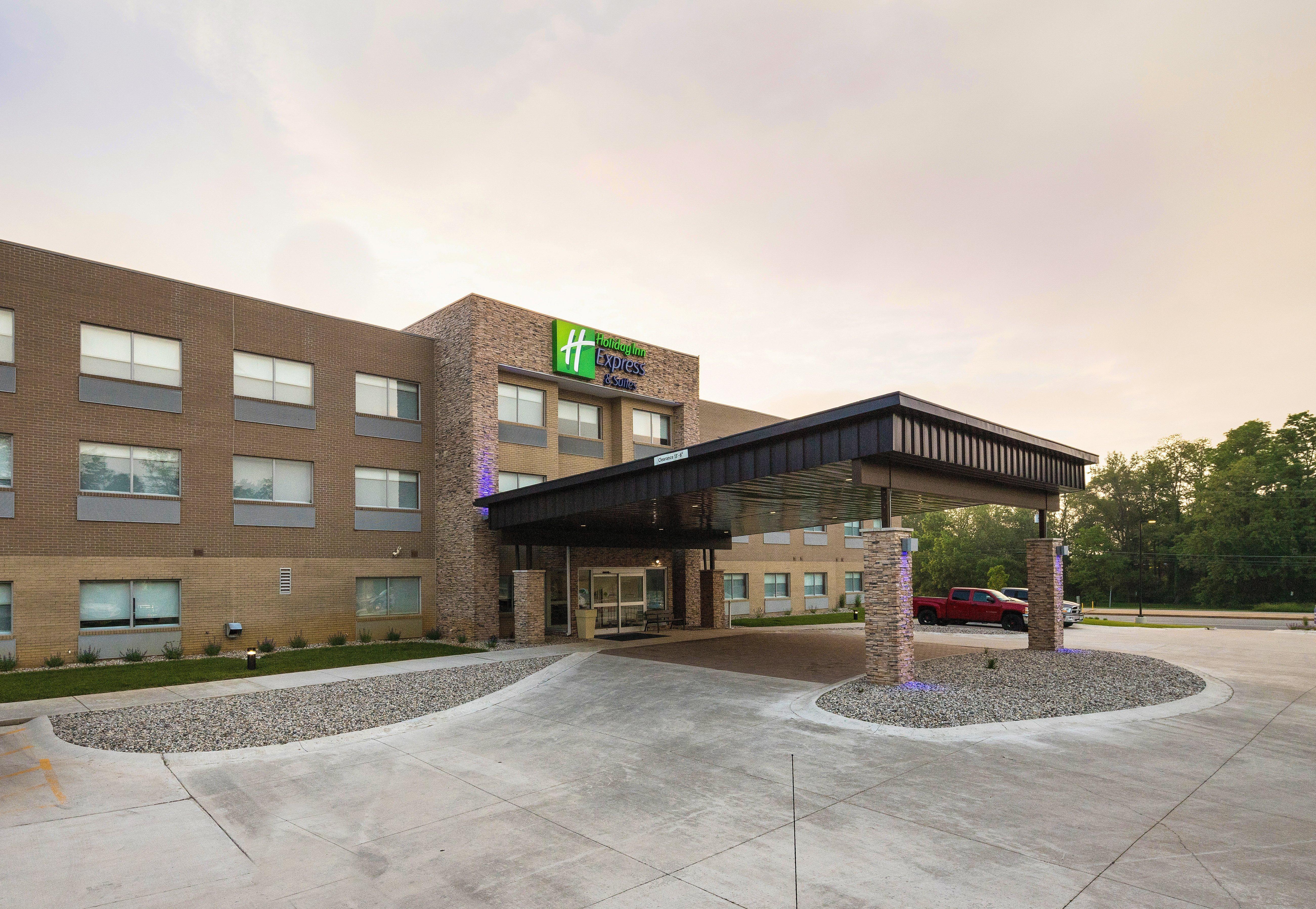 Holiday Inn Express & Suites - Portage By Ihg Exterior foto